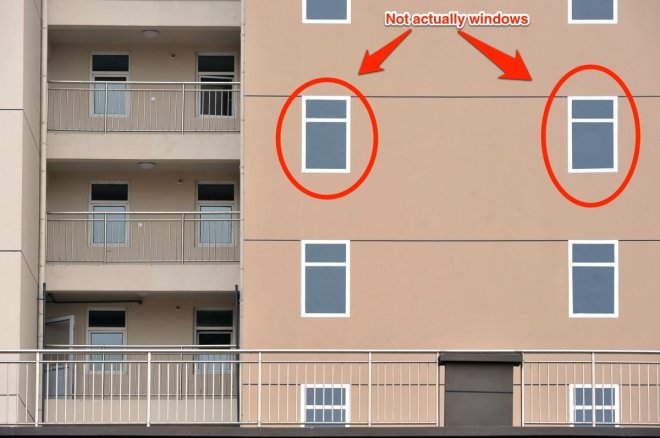 Chinese-Building-Fake-Windows-2