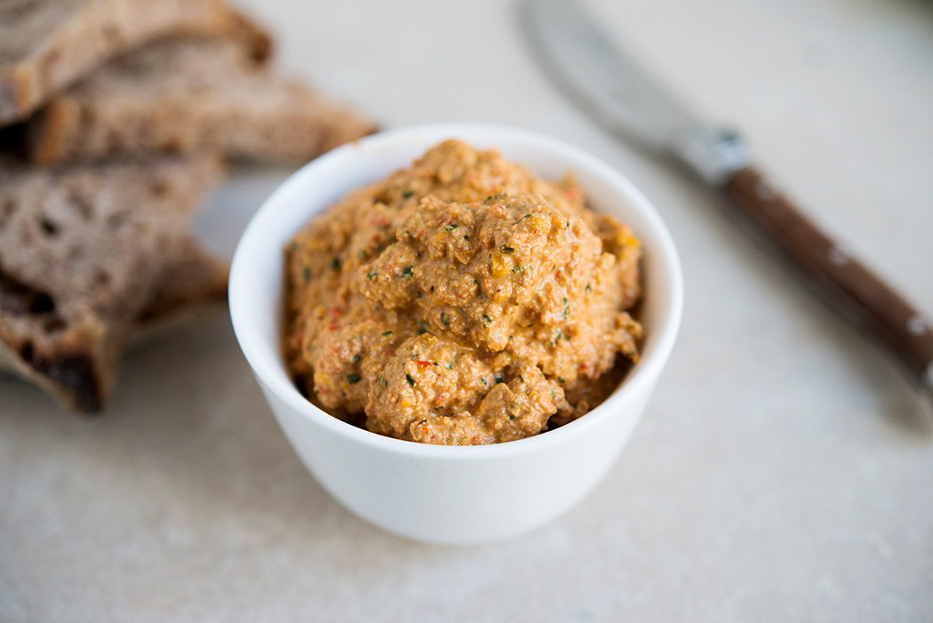 Mus, Aufstrich, Paprika, vegan, Tofu, lecker, schnell, Brot