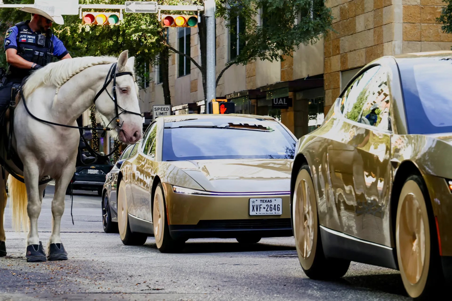 Tesla a lancé des Cybercabs autonomes au Texas Tesla a lancé des Cybercabs autonomes au Texas