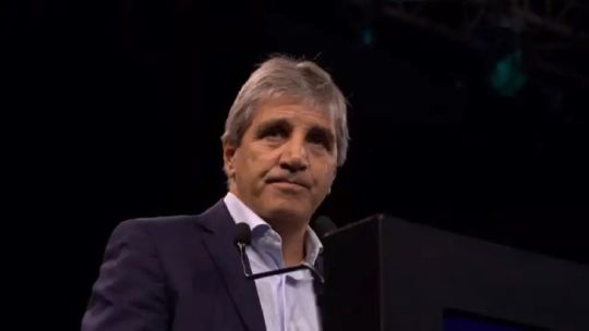 Luis Caputo confirmó que el Tesoro compró US$ 200 millones para fortalecer las reservas Luis Caputo confirmó que el Tesoro compró US$ 200 millones para fortalecer las reservas