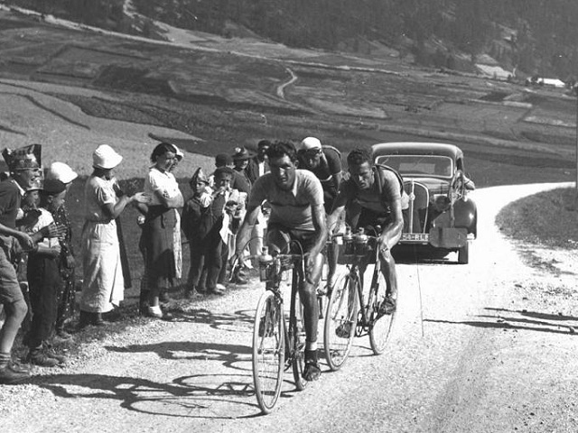 Istoria Bicicletei Vehiculul Modern Prinde FormÄ Freerider