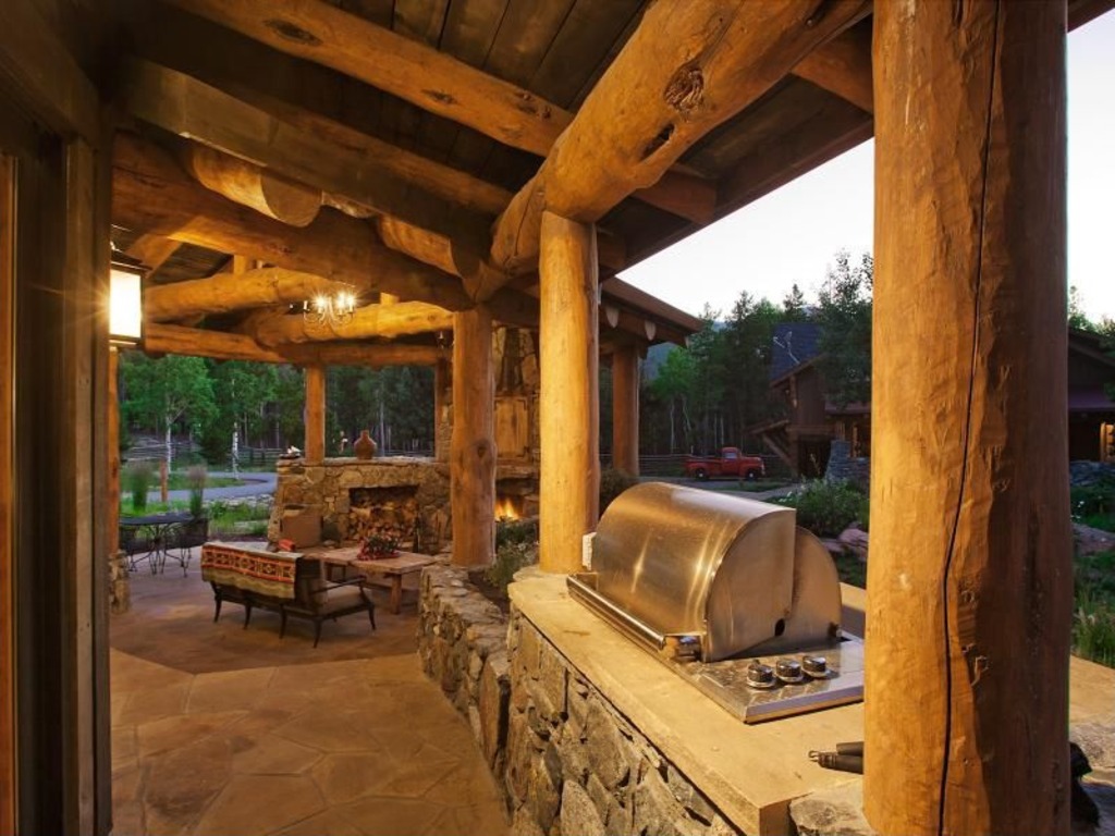 Easy access to major routes. Great Ideas for Outdoor Kitchens | Freestyle Pools & Spas Inc