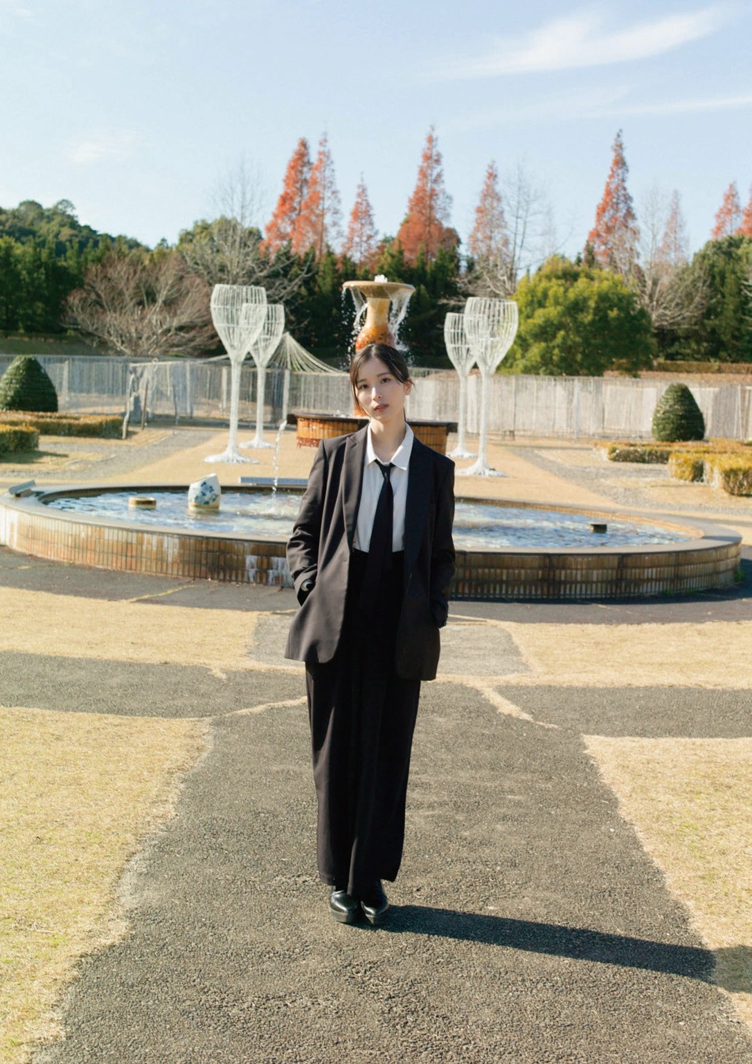 佐佐木琴子首本写真集《明け方の夢》艺术解析