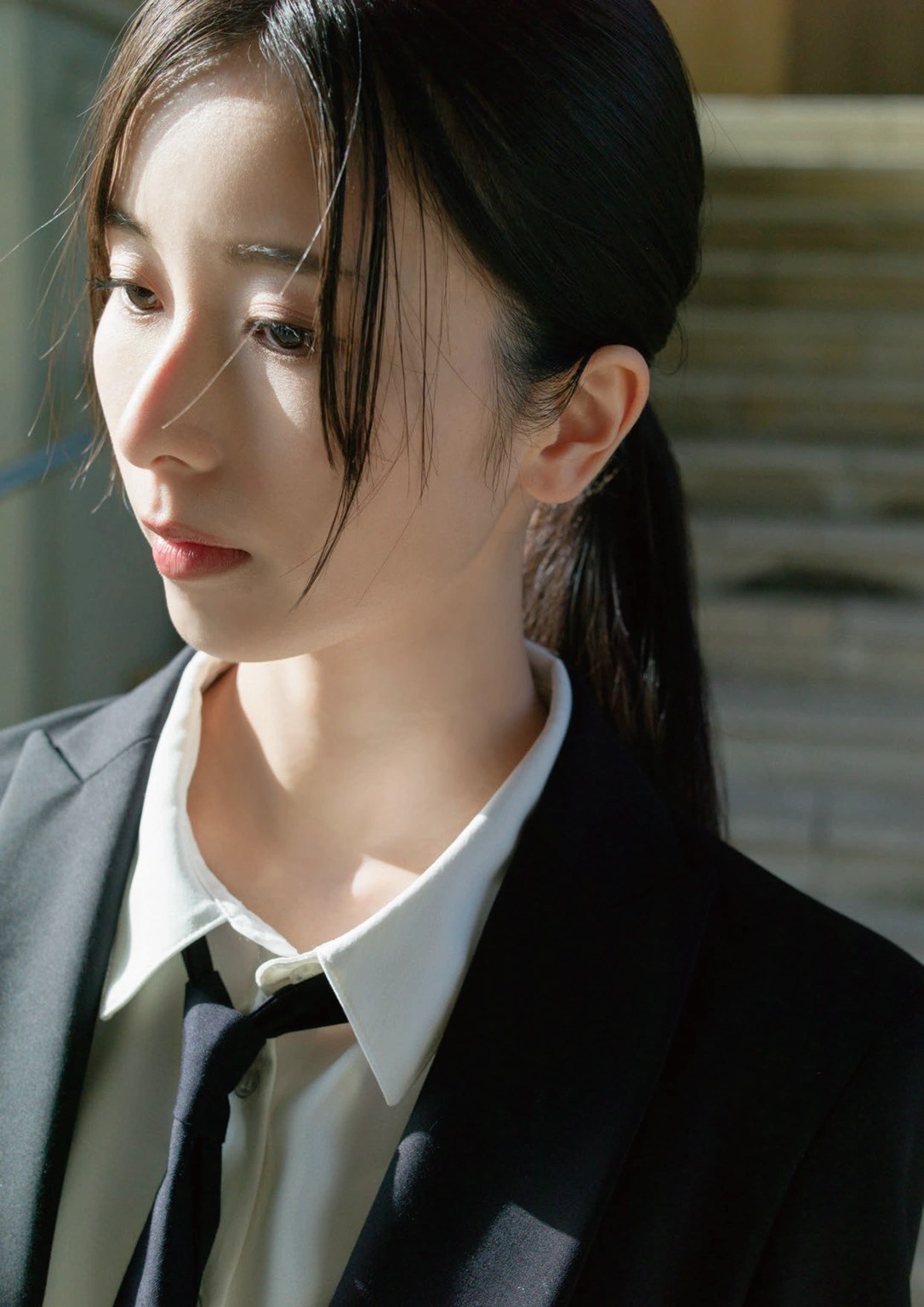 佐佐木琴子首本写真集《明け方の夢》艺术解析