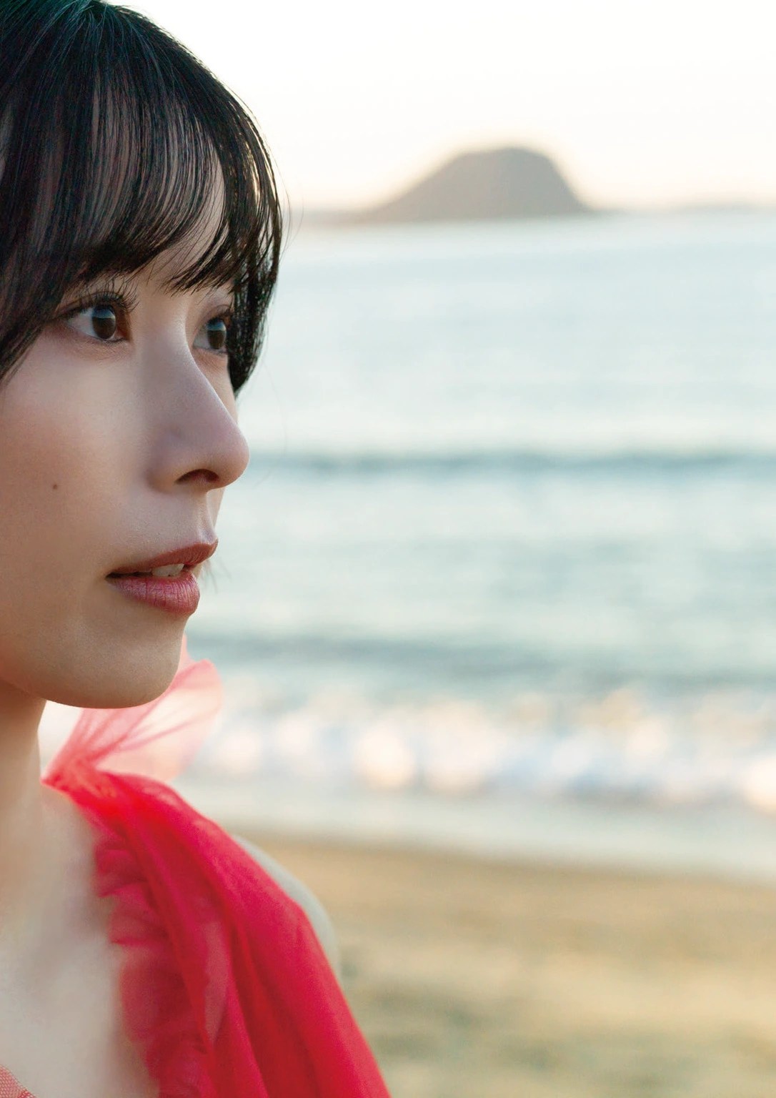 佐佐木琴子首本写真集《明け方の夢》艺术解析