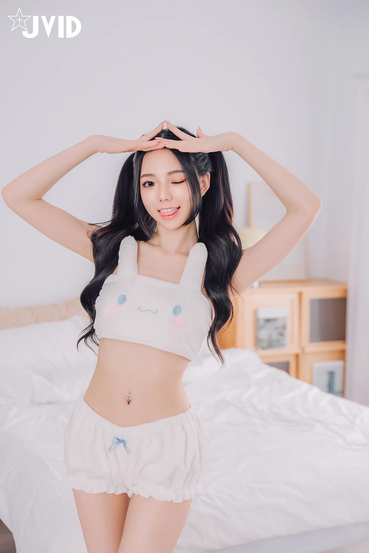 JVID胎尼与啾啾专业开箱AI情趣娃娃Tiny精选写真集