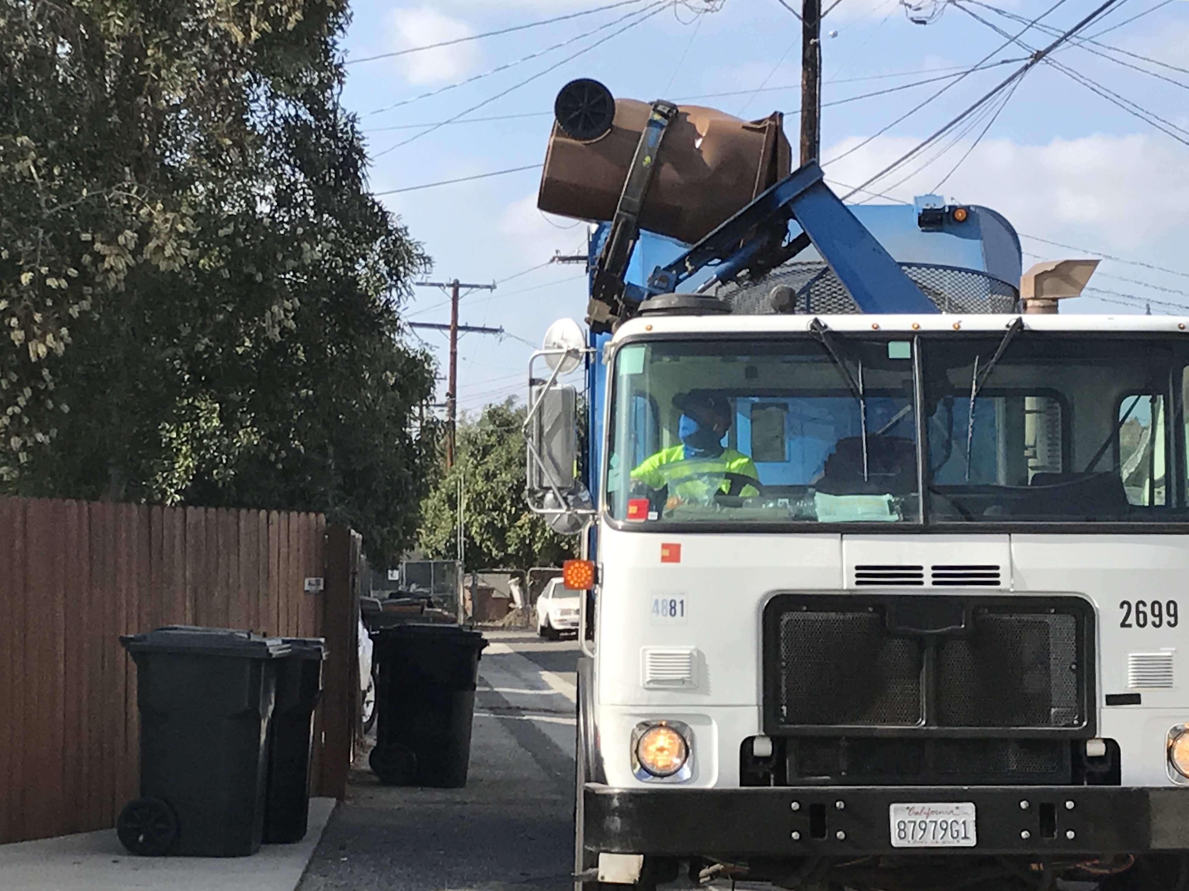 Residents Report Inconsistent Trash Pickup in Fullerton - Fullerton Observer