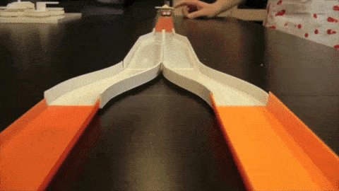 El segundo, ca usa designer: Hot Wheels Split Speeders Vehicle Assortment - FUSE London