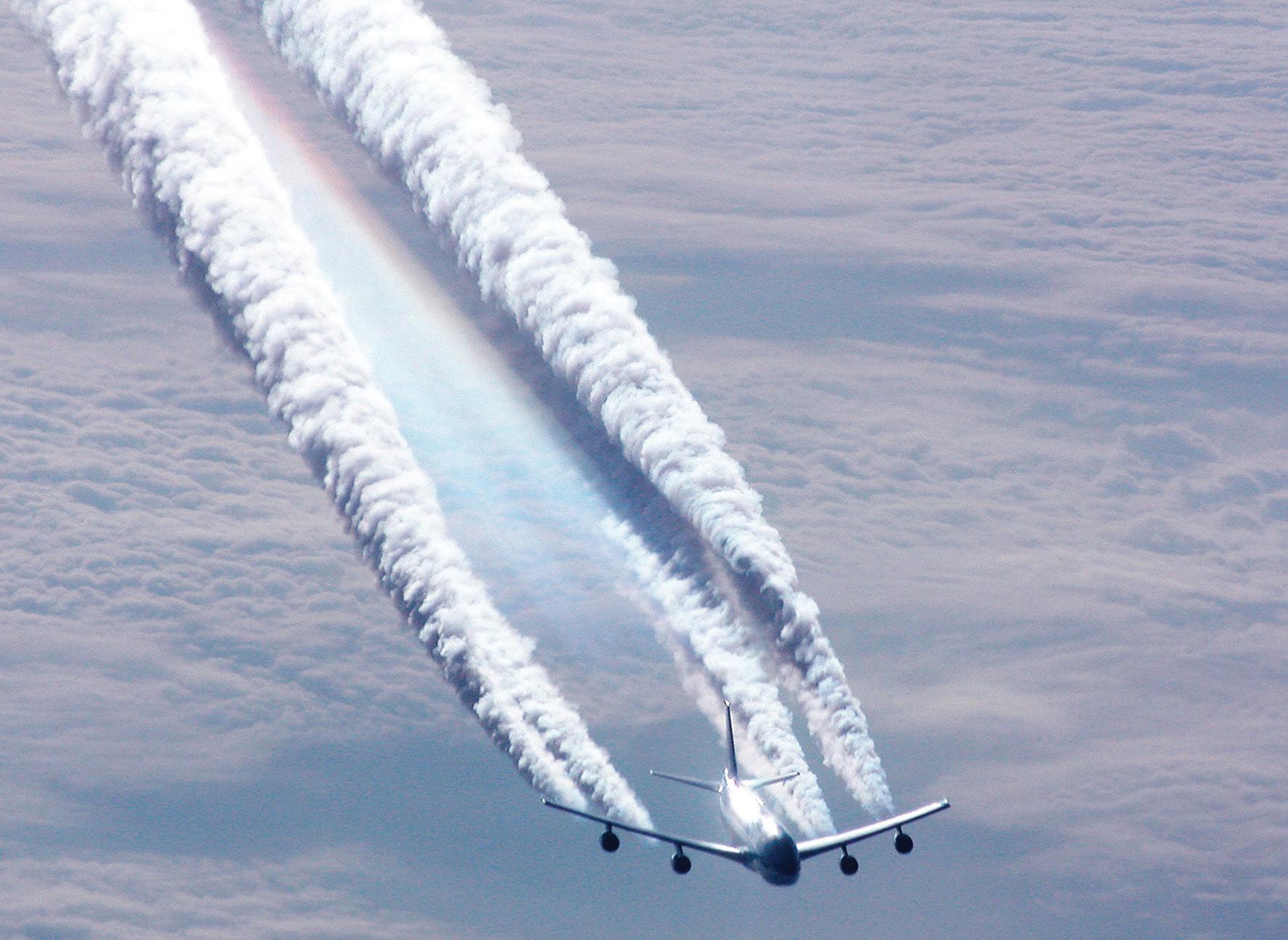 Contrails From 4 Engines FYFD