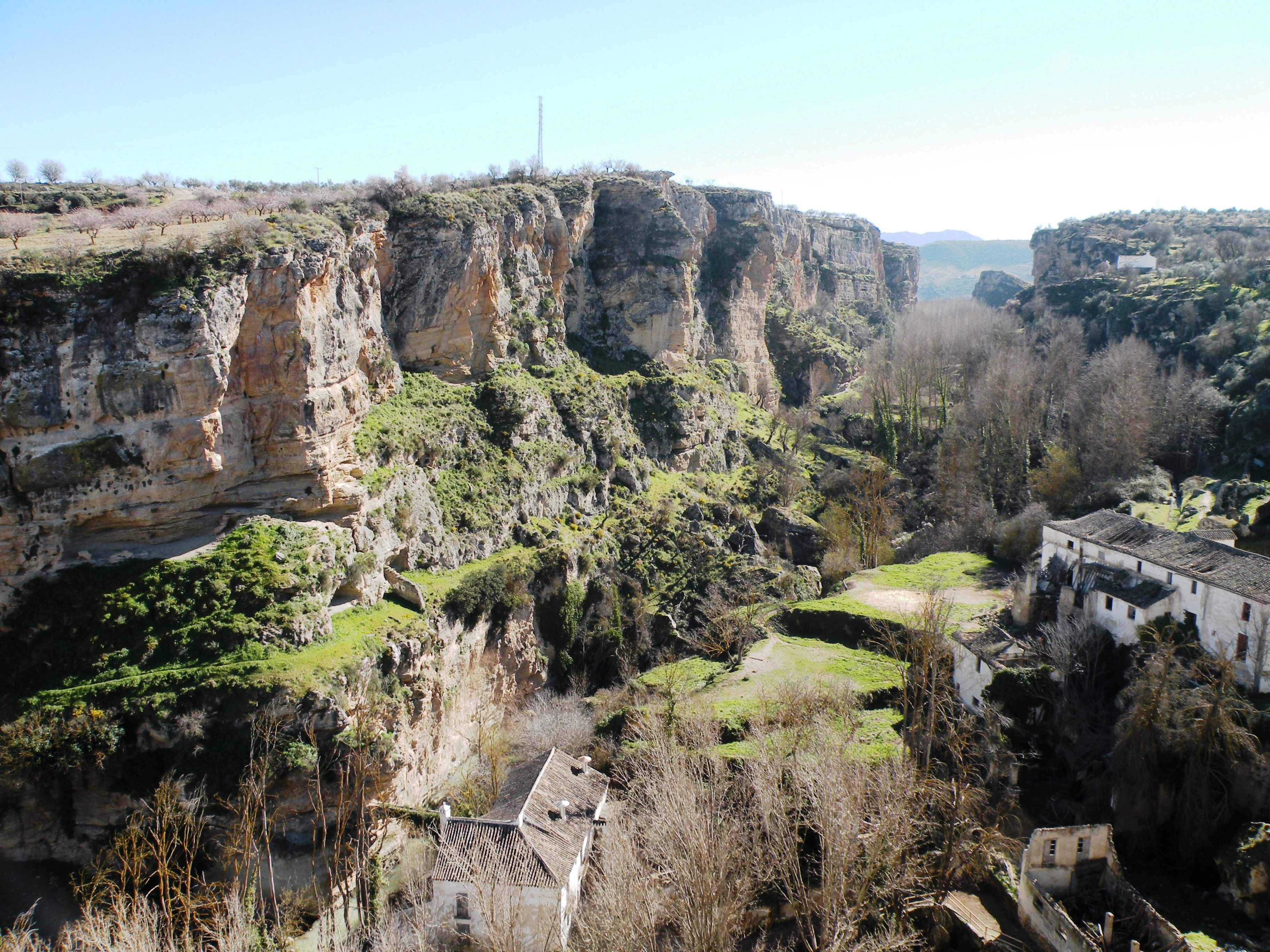 Photo Близость гор приносит прохладу, поэтому летом . Ekskursiya Znamenitye Termalnye Istochniki Alama De Granada Galaholidays