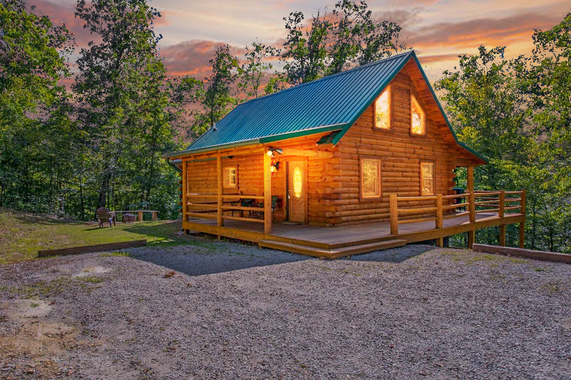 The whispering oaks cottage is an extra large two story, two bath cottage that sleeps 11 people. Buck Ridge Cabin | Cabin Rental Near Ohio | Buffalo Cabins
