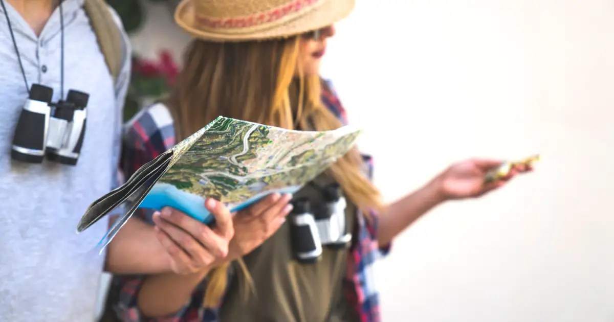 Budget Accommodations Near Tourist Attractions: The Smart Traveler’s Guide to Staying Close Without Breaking the Bank