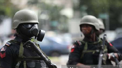 Police bomb specialists