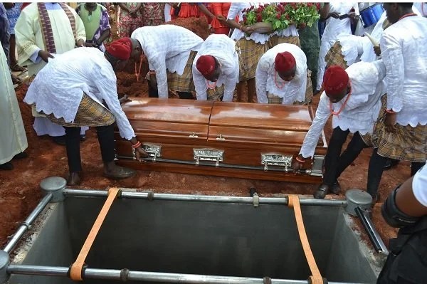 Burial ceremony used to illustrate the story