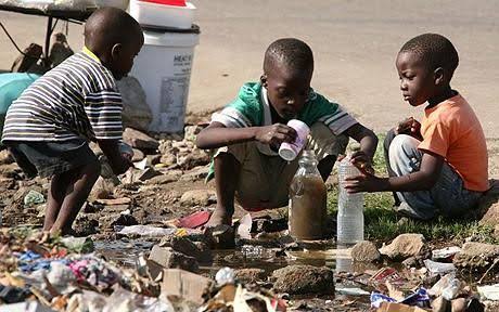 kids playing in polluted environment