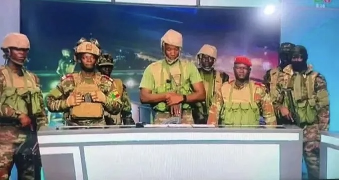 Soldiers announcing takeover of power in Benin