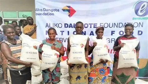 Aliko Dangote Foundation distributing rice