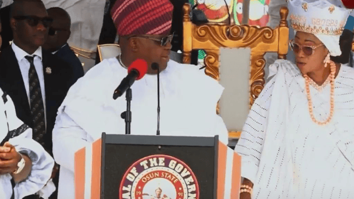 Mrs Tinubu on stage with Osun governor