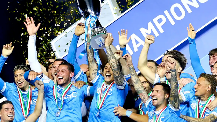 Napoli lifting Supercoppa cup