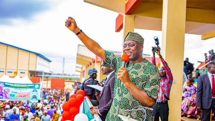 Makinde addressing crowd