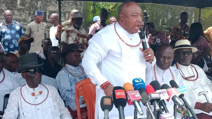 Godspower Gbenekama at the news conference in Ogbe-Ijoh, Warri South LGA, Delta [