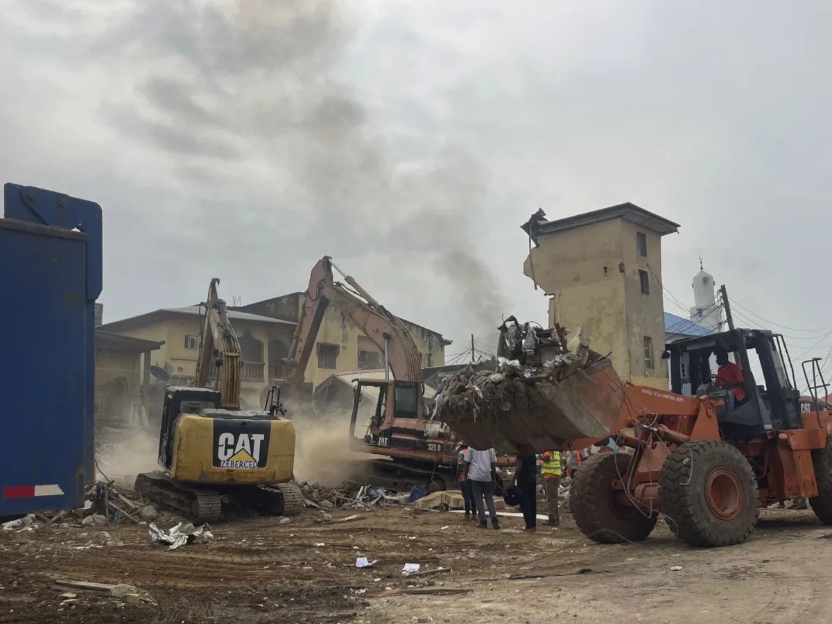 Excavation site wall collapse