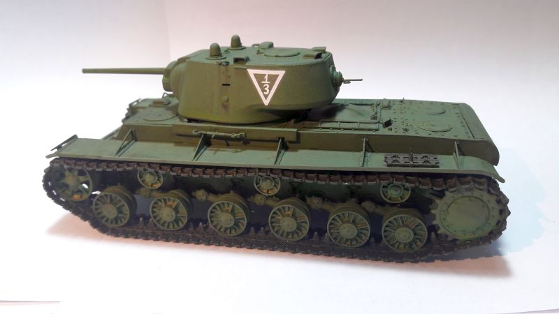 The quality of the mouldings is excellent with clean crisp details and a minimum of pin parks with those present being very shallow for easy . 1 48 Hobby Boss 1942 Kv 1 Geek Ken