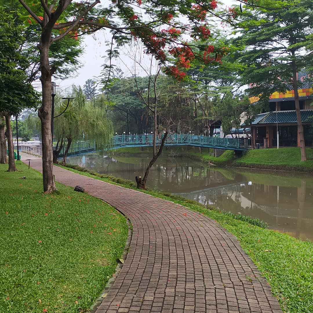 Joging Di Taman Menteng Bintaro Cocok Untuk Refreshing Where Your Journey Begins