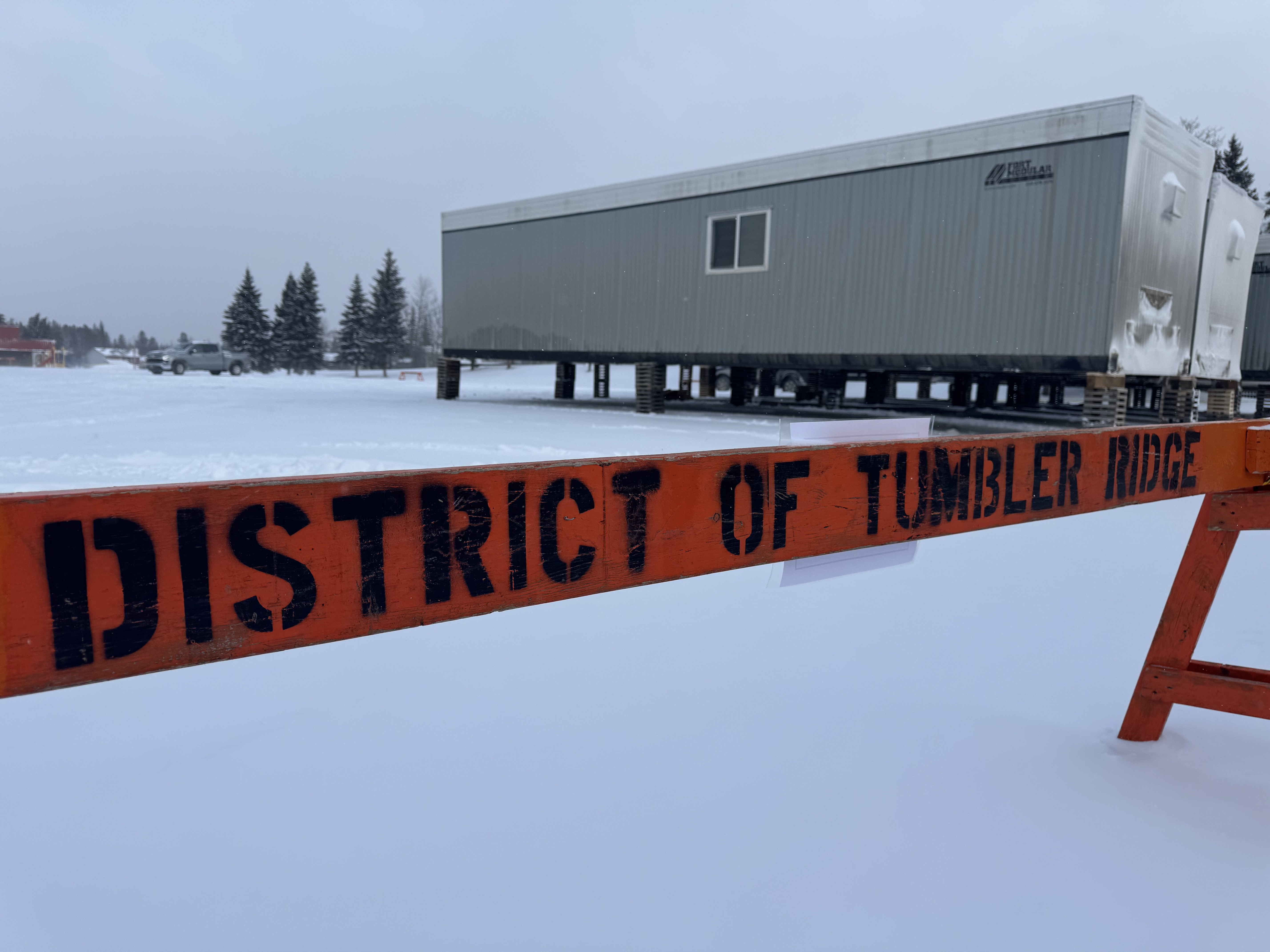 Os portáteis escolares Tumbler Ridge são para quando os alunos e funcionários ‘estão prontos’