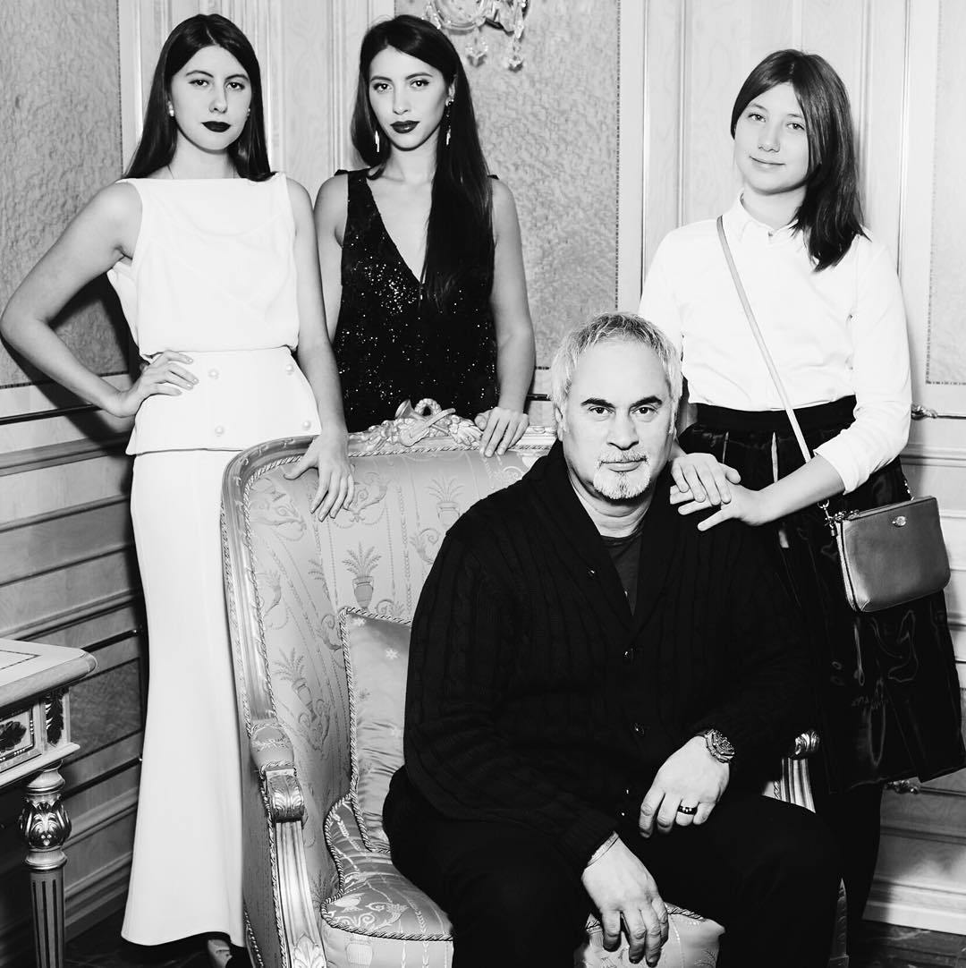 Valeriy Meladze com a família. Os nervos de valeria meladze