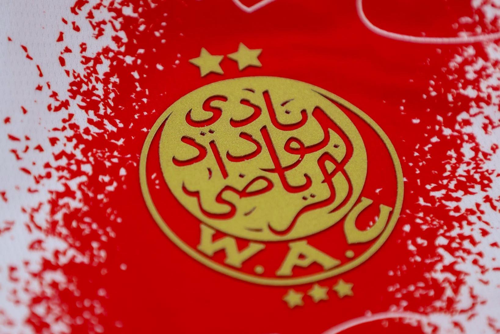 الوداد الرياضي يسوي نزاعاته المالية ويطالب هشام أيت منا بالوفاء بالتزاماته الوداد الرياضي يسوي نزاعاته المالية ويطالب هشام أيت منا بالوفاء بالتزاماته