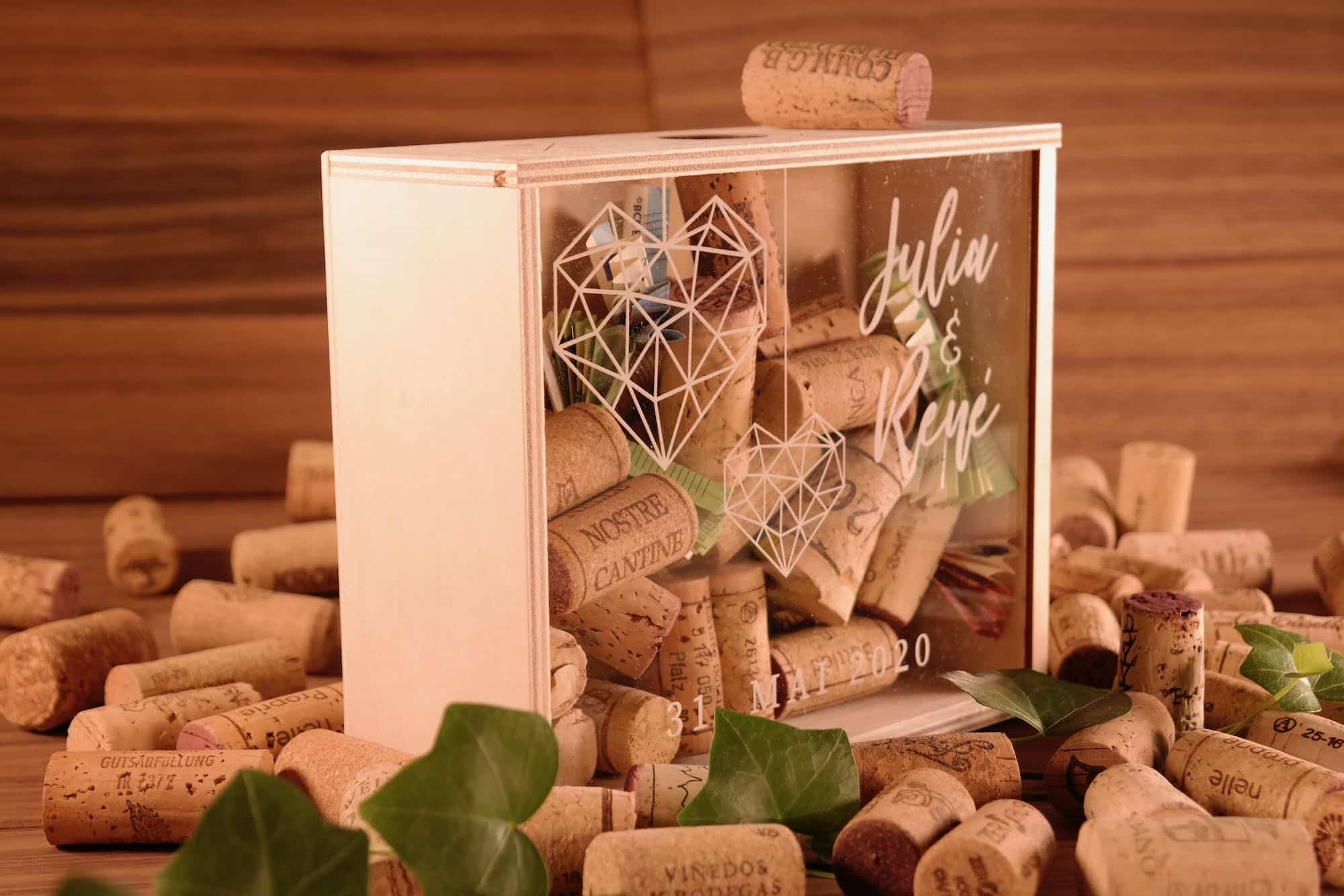 Lieblingskiste Geldgeschenk zur Hochzeit "Auf euch!" Grapefruit.de Lieblingskiste Geldgeschenk zur Hochzeit "Auf euch!" Grapefruit.de