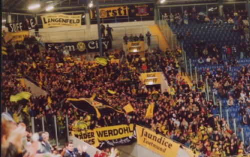 Wappen des fc hansa rostock am ostseestadion © frank söllner. Hansa Rostock vs. Borussia Dortmund 2:1
