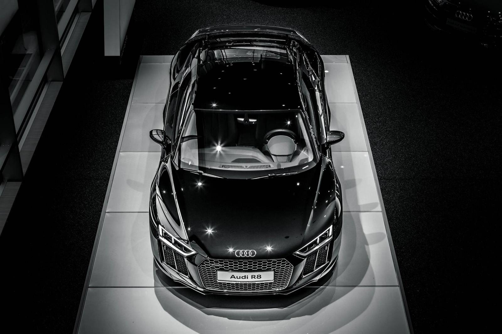 Mais especificamente, o veículo audi r8 star of lucis, que aparece no filme de computação gráfica kingsglaive. Stunning Black 2016 Audi R8 V10 At Audi Center Frankfurt Gtspirit