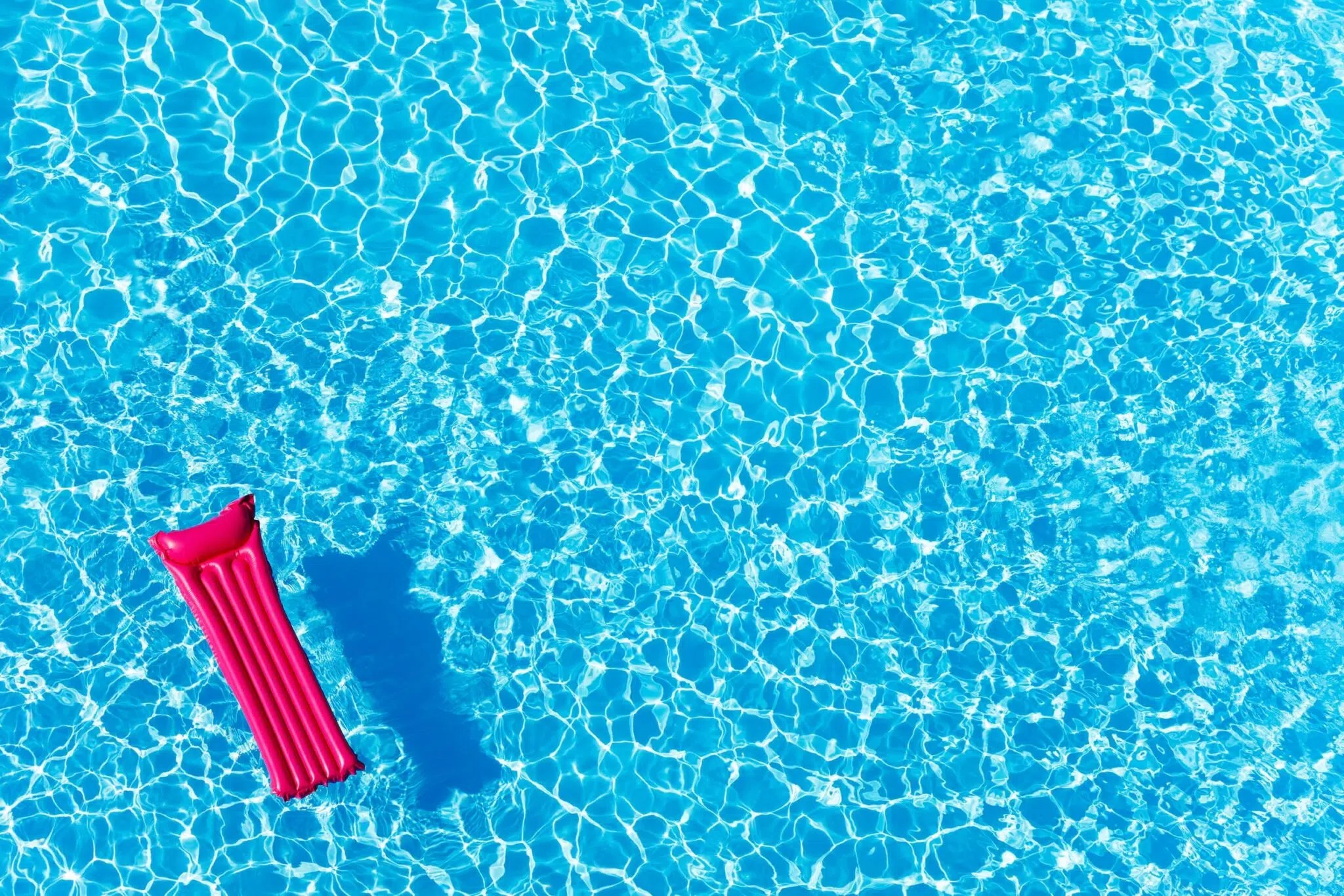 Il existe de nombreux types de bâche de piscine : Guide des prix pour une bÃ¢che piscine - Guide-prix.com