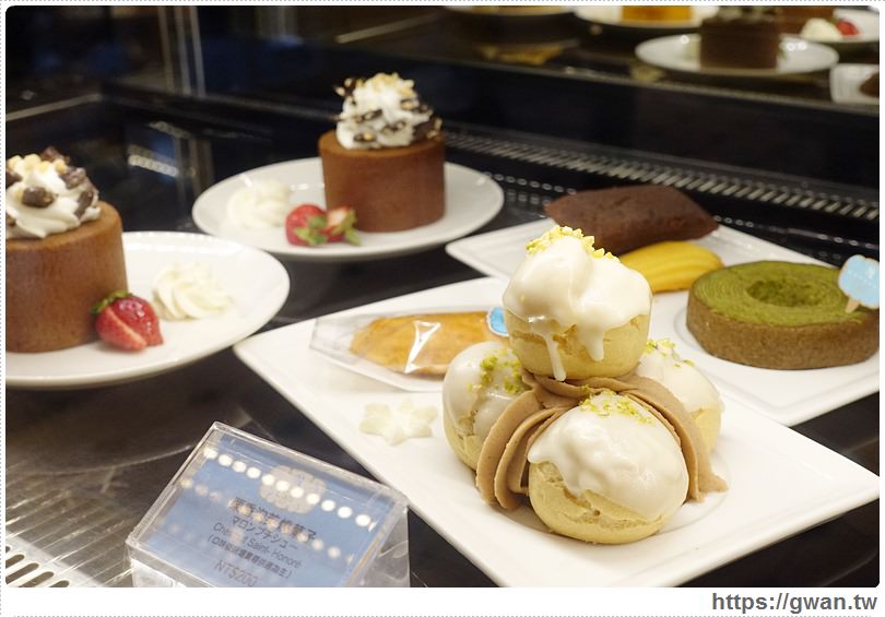 [捷運美食●中山站] Monteur 夢甜屋洋菓子店 -- 被好多草莓包圍的夢幻下午茶 | 年輪蛋糕專賣