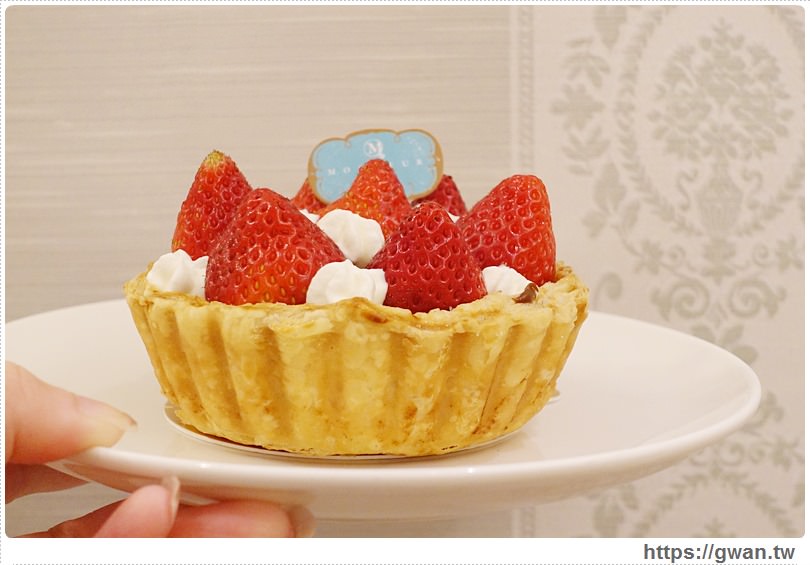 [捷運美食●中山站] Monteur 夢甜屋洋菓子店 -- 被好多草莓包圍的夢幻下午茶 | 年輪蛋糕專賣