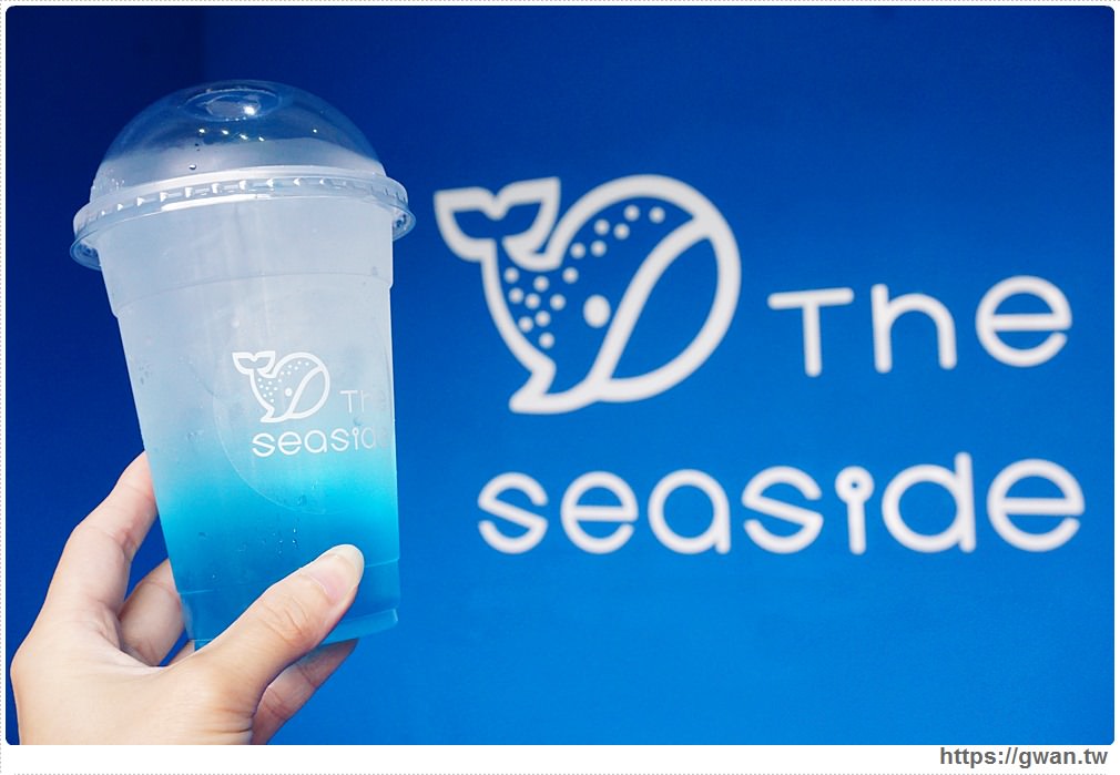 [台中美食●一中商圈] The Seaside -- 藍白相間的鯨鯊霜淇淋 | 開幕活動買霜淇淋送氣泡飲