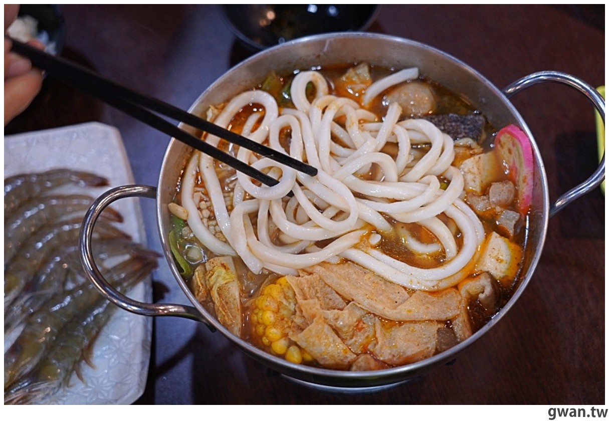 盒馬便當|台中便當店居然可以吃到牛肉麵火鍋,內用手工豆花跟冰淇淋無限享用! 盒馬便當|台中便當店居然可以吃到牛肉麵火鍋,內用手工豆花跟冰淇淋無限享用!