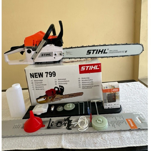 Penggunaan Chainsaw STIHL (sumber: bukalapak)