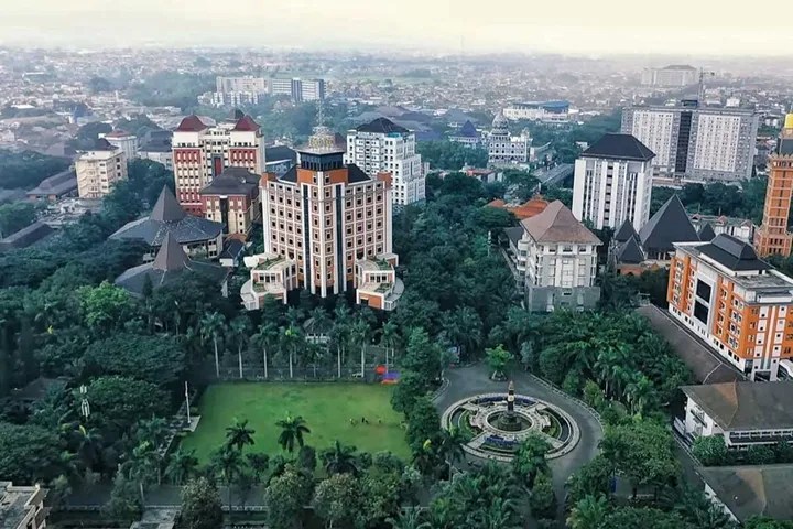 Kampus Universitas Brawijaya Malang (sumber: ub.ac.id)