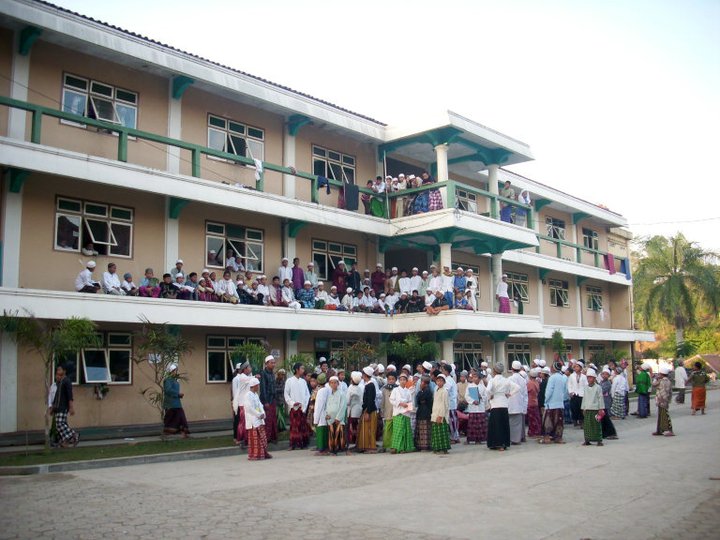 Pondok Pesantren Al-Hikamussalafiyah Cipulus (sumber: wikisantri.id)
