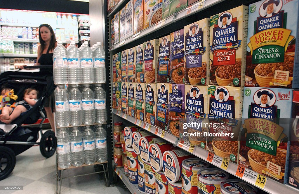 Quaker Oatmeal di rak supermarket (sumber: dreamstime)