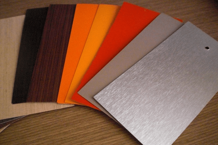 Triplek aluminium (sumber: 99.co)