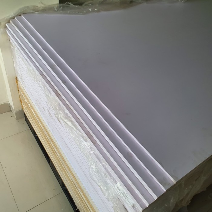 Triplek plastik PVC (sumber: panelsworld.com)