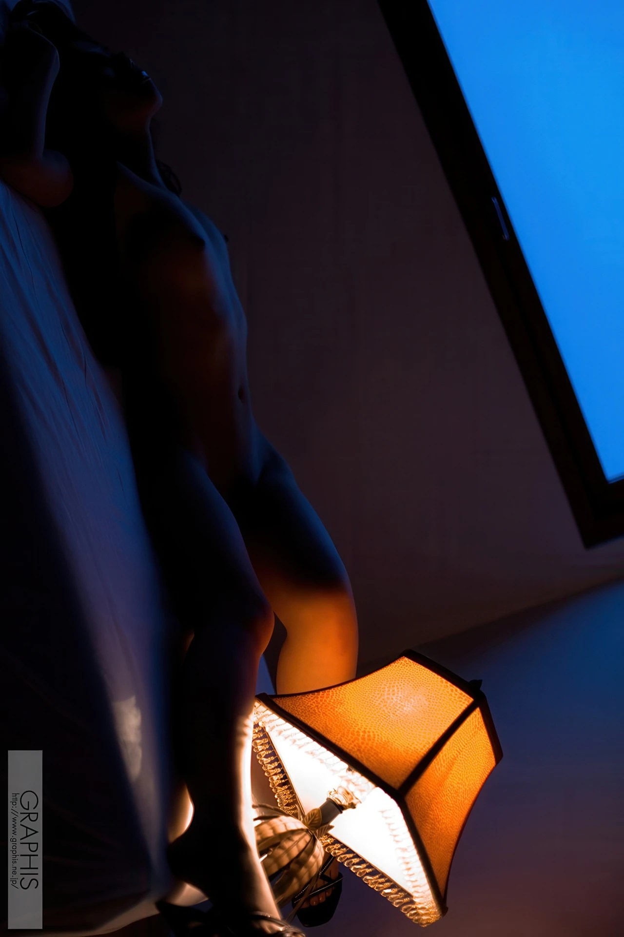 石原莉奈与相原翼的Graphis Limited Edition 2009