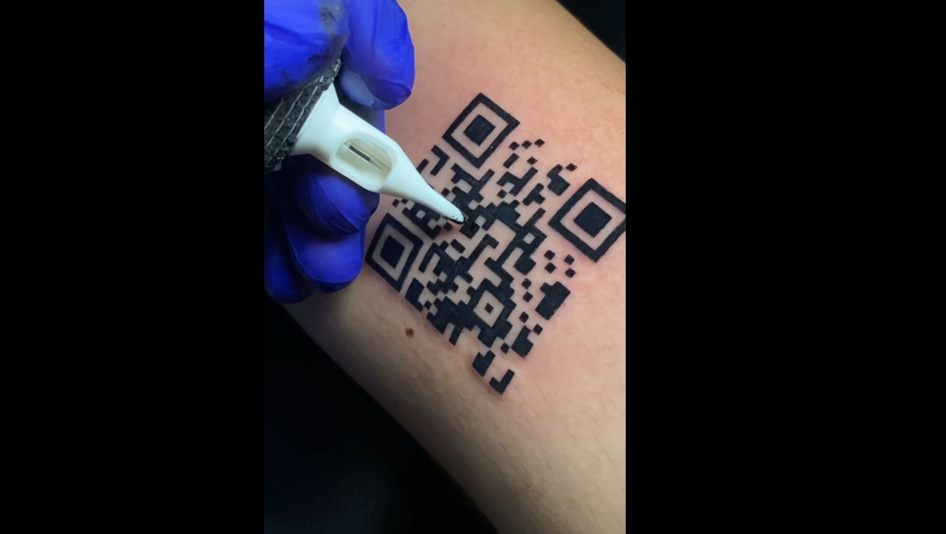 Il Green Pass Sulla Pelle? Un Ragazzo Di Reggio Calabria Si È Tatuato Il Codice Qr - Hdblog.it