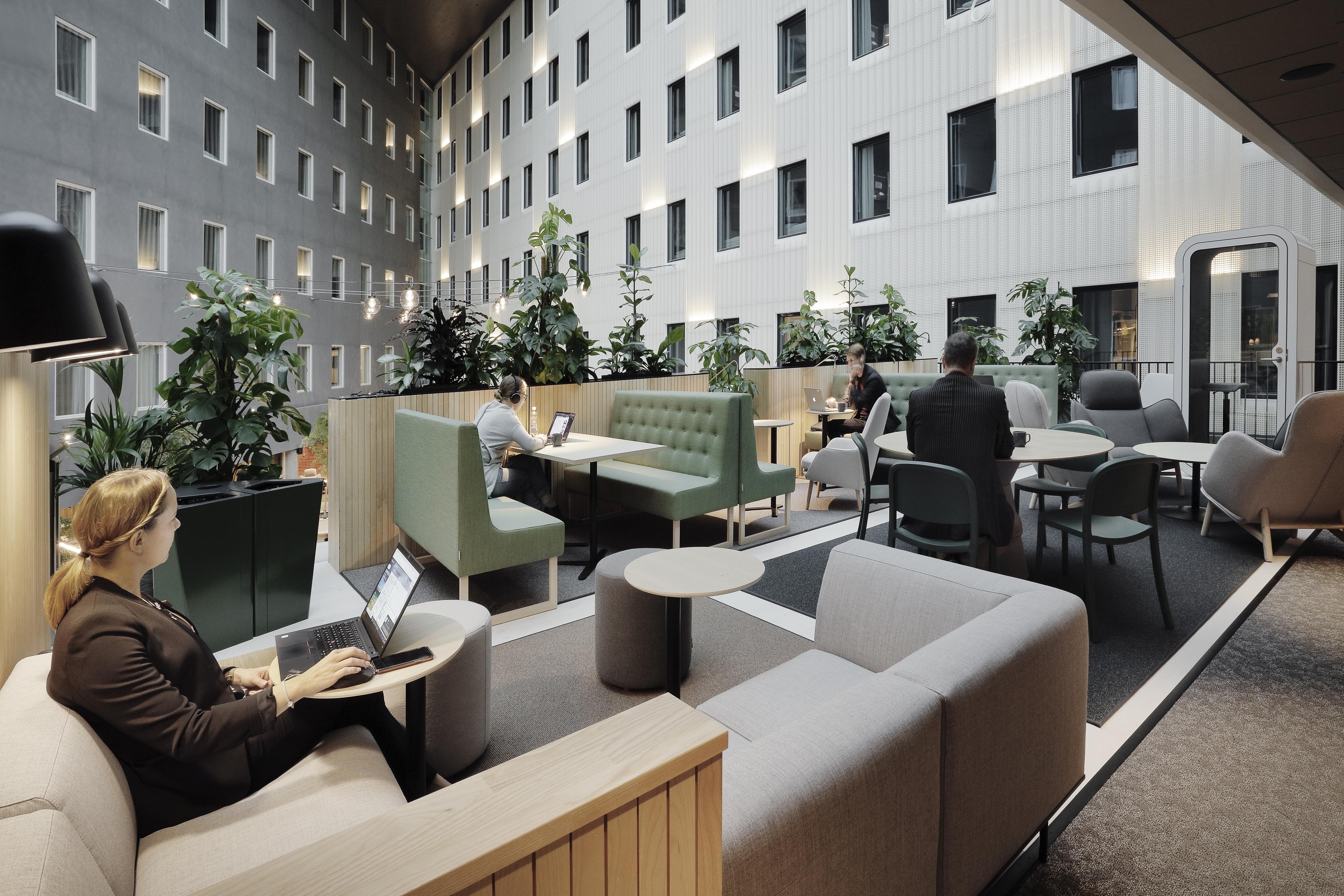 Valo Hotel & Work • Helvar Freedom Luminaire Components 2667_x_4000_jpg