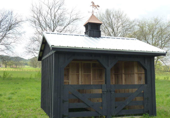 Build the roof, hang the aisle way doors and you are ready to enjoy your new barn. Farmsteader Horse Barns | Small Horse Barn for sale