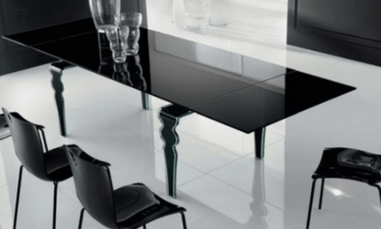 Bilik mandi yang mempunyai cermin lettan berbentuk segi empat tepat dengan lampu dinding di atas sink. Berapa Harga Kaca Meja Makan Artikel Kaca Dari Himalaya Abadi